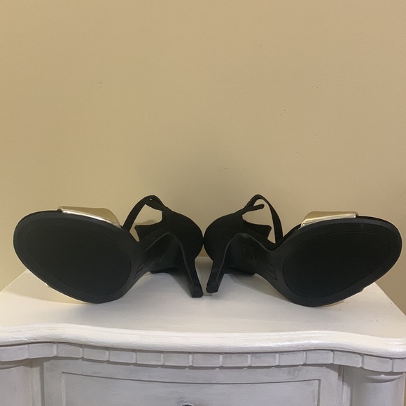 👠Black Suede & Metallic Gold Ankle Strap 👠 - Picture 3 of 4